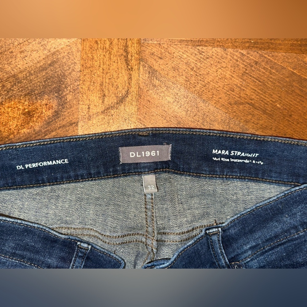 UEC DL1961 Mara Straight Mid Rise Instasculpt Ankle Jeans India Ink wash Size 32 - Picture 8 of 13